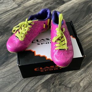 Classic sport girls soccer ⚽️ cleats